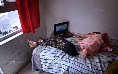 床上视频在线观看,揭秘床上视频在线观看的诱惑与风险 第2张 床上视频在线观看,揭秘床上视频在线观看的诱惑与风险 第2张